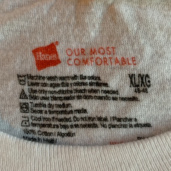 Men’s Hanes white, short sleeve t-shirt. Size XL - Picture 2 of 3